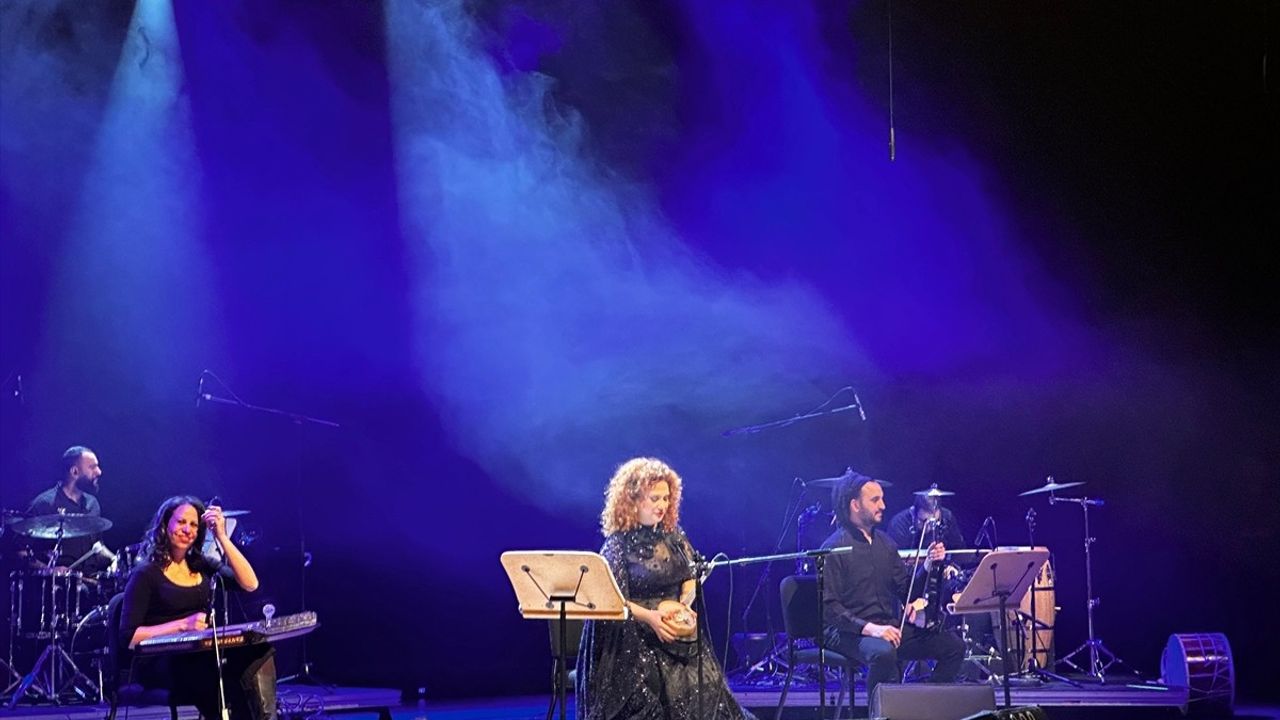 Lena Chamamyan'dan CRR'de Unutulmaz Konser