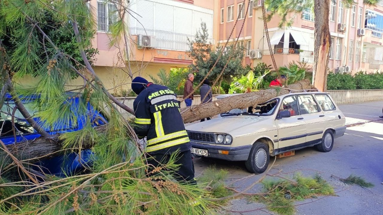 Mersin'de Şiddetli Rüzgar Sonucu İşçi Kaza