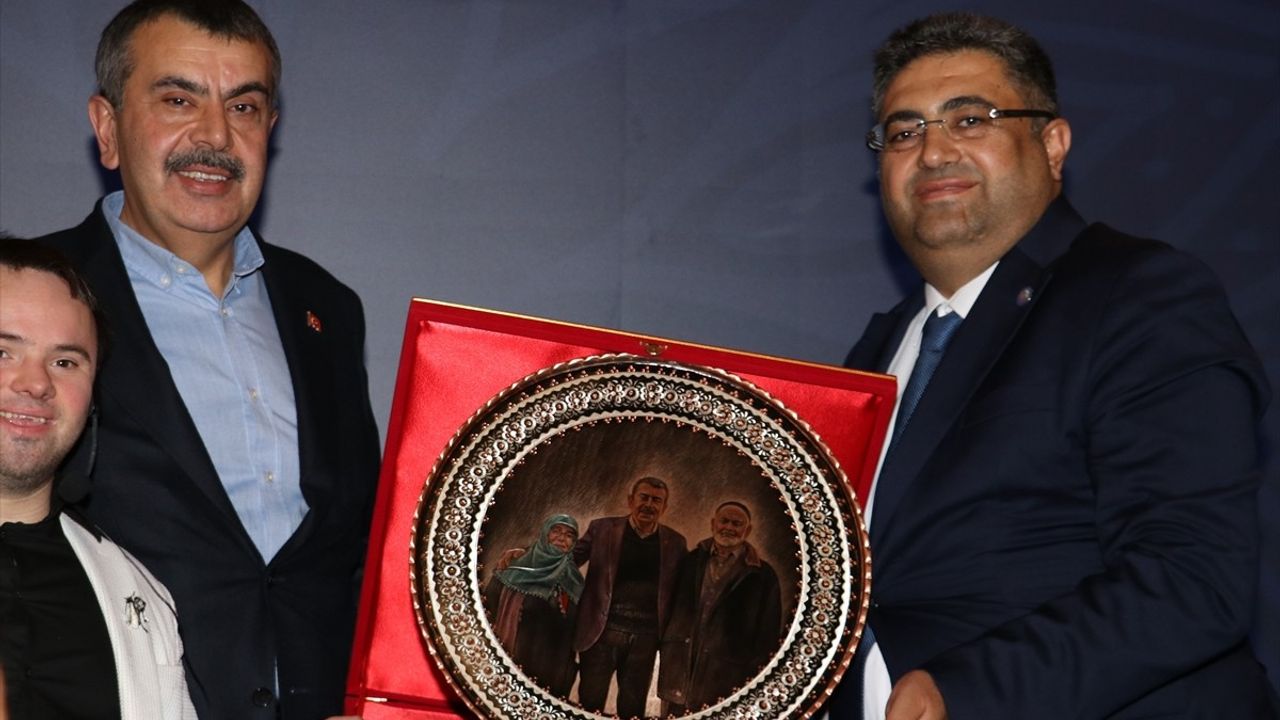 Milli Eğitim Bakanı Tekin, Antalya'da Özel Eğitim Toplantısında Açıklamalarda Bulundu