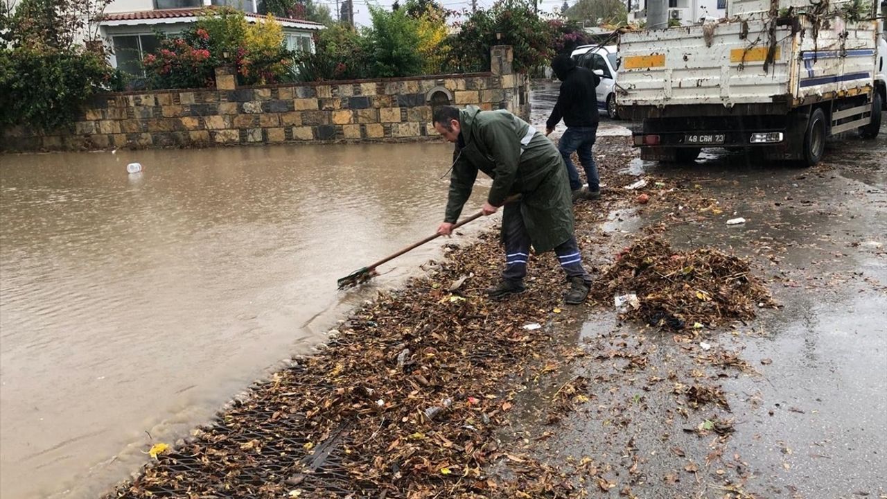 Muğla'da Sağanak Yağış Etkisini Gösterdi