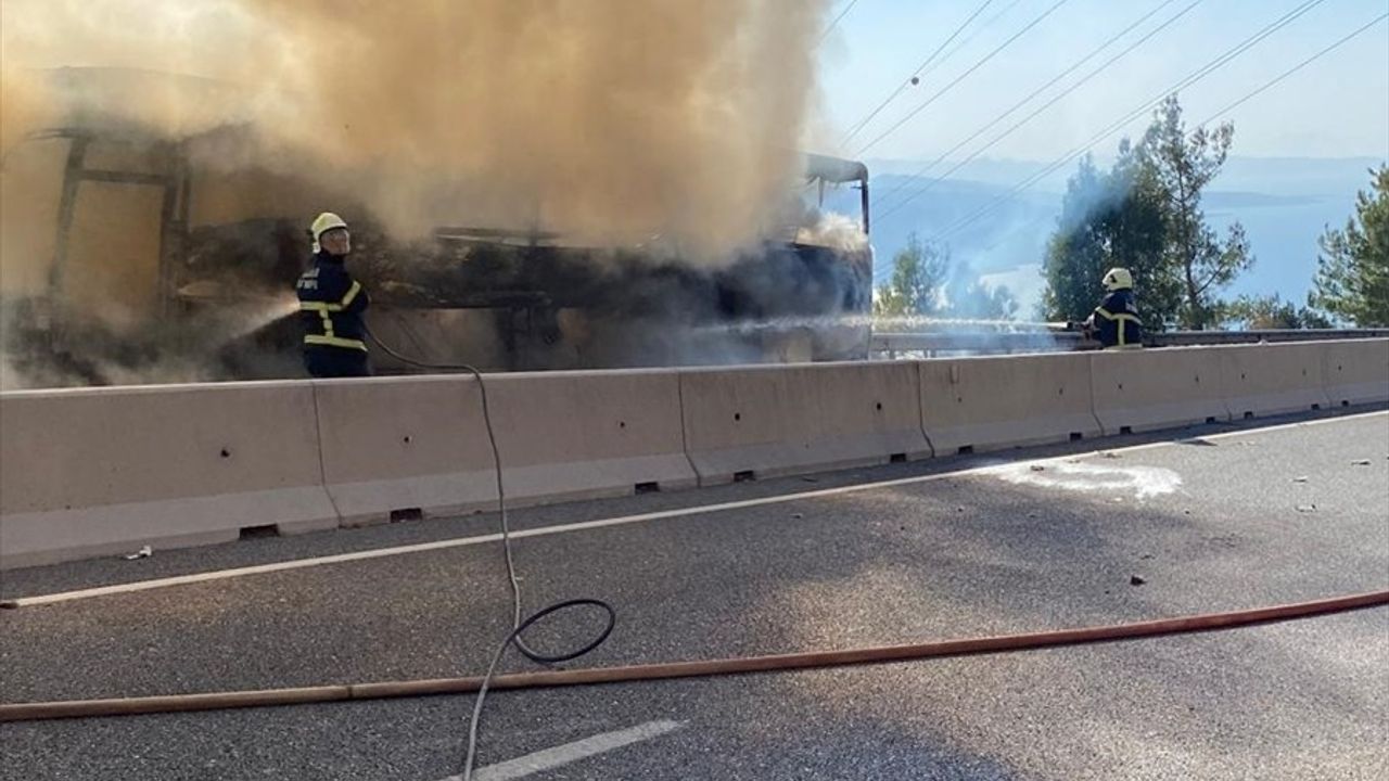 Muğla'da Yolcu Otobüsünde Yangın