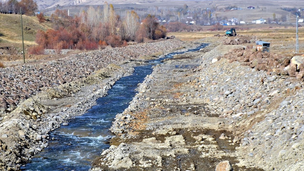 Muş'ta Tarım Arazileri Taşkın Riskinden Korunuyor