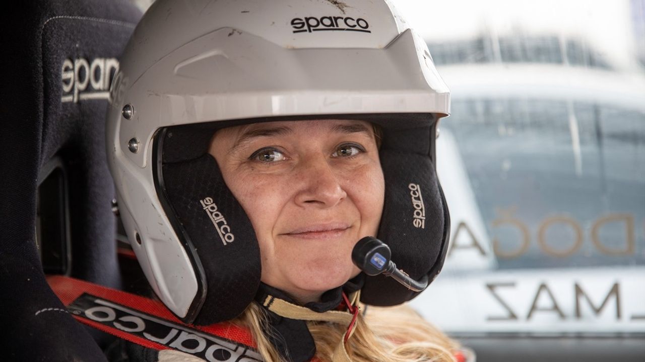 Off-Road Tutkunu Kadın Doktor Hande Erdoğan