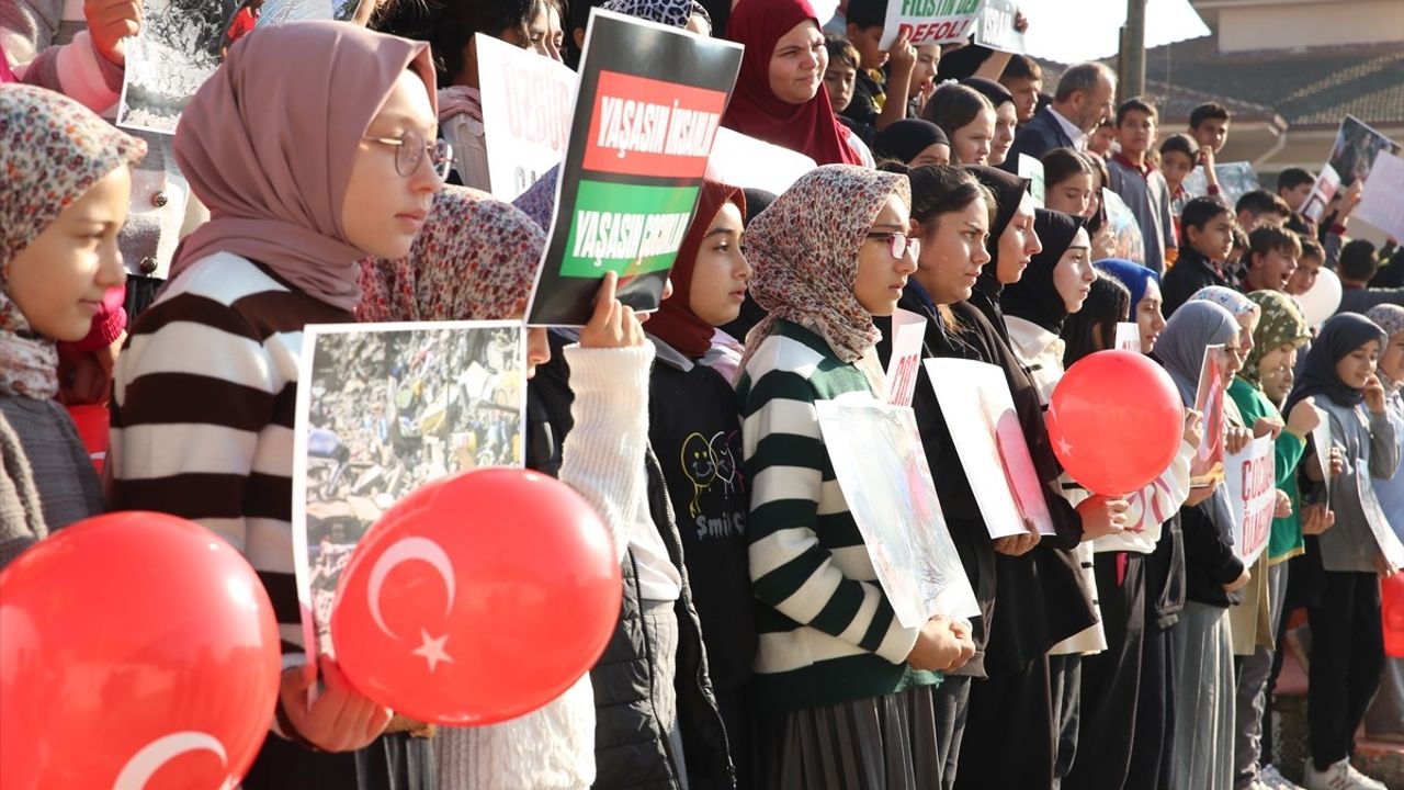 Sakarya'da Öğrencilerden Filistinli Çocuklara Destek