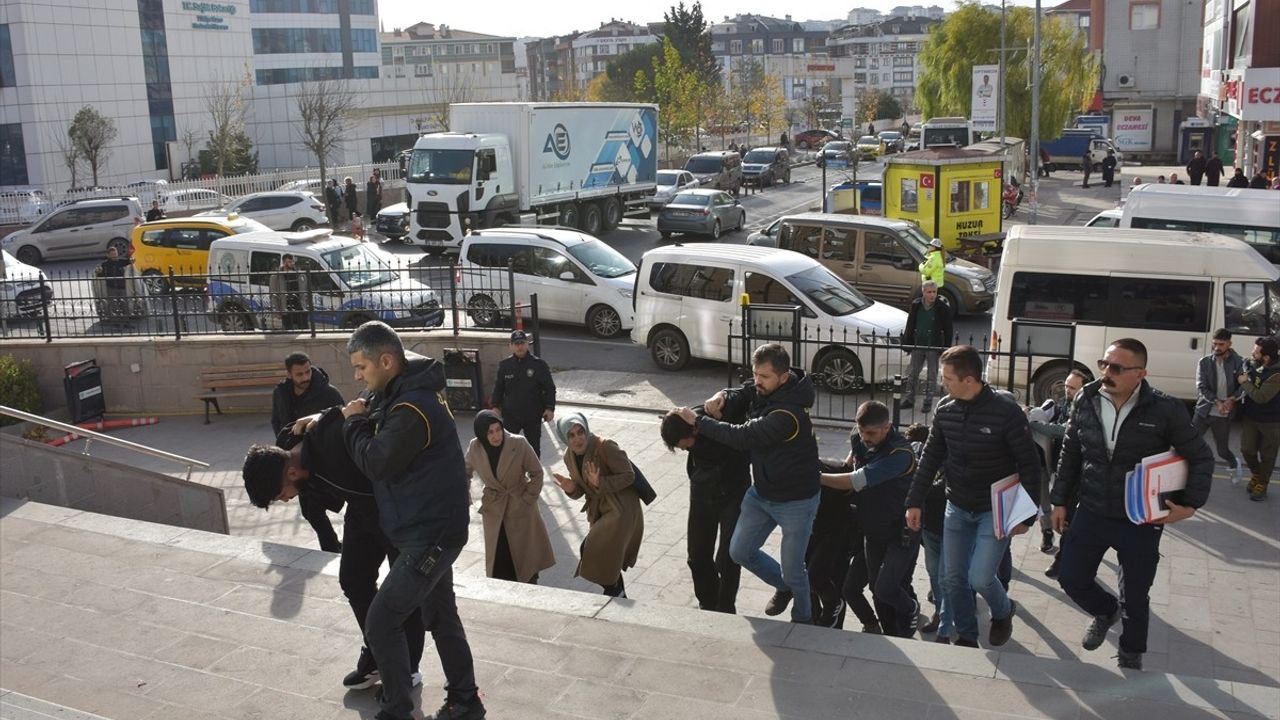 Tekirdağ'da Dolandırıcılık Operasyonu: 8 Gözaltı