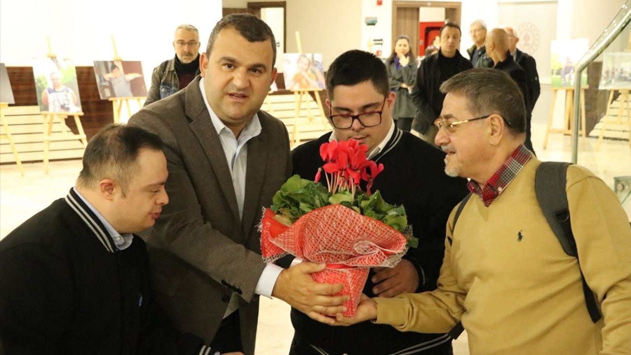 Tekirdağ'da Down Sendromlu Bireylerin Fotoğraf Sergisi Açıldı