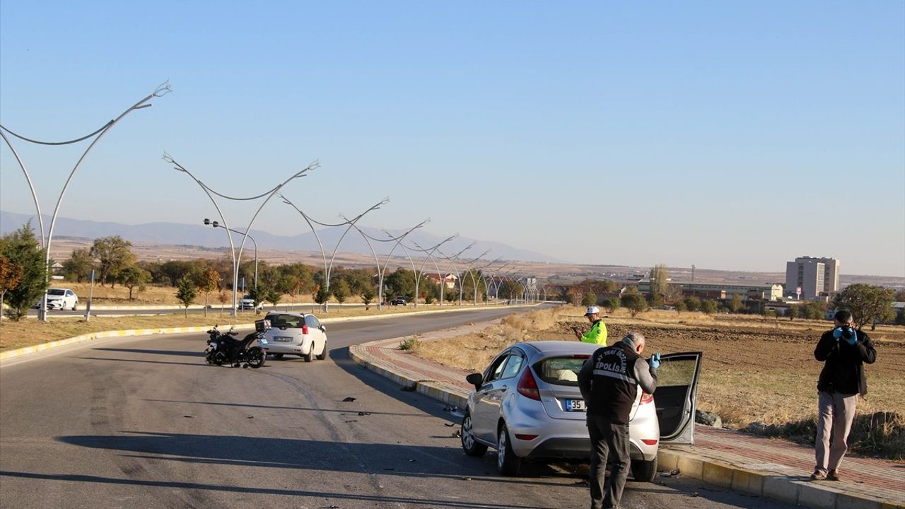 Uşak'ta Trafik Kazası: 4 Yaralı