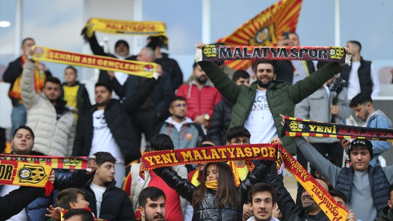 Yeni Malatyaspor 665 Gün Sonra Seyircisiyle Buluştu