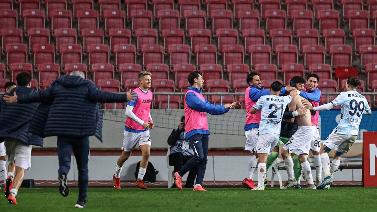 Adana Demirspor, Hatayspor'u Deplasmanda 3-1 Yenerek Tarih Yazdı