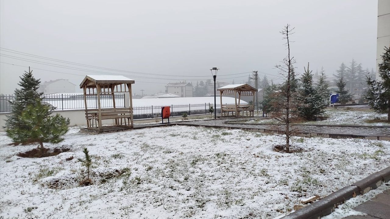 Çankırı'da Kar Yağışı Etkili Oluyor