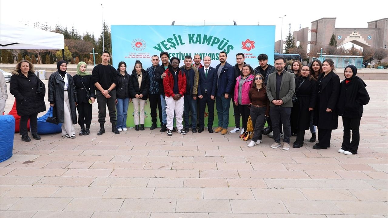 Çevre Tırı Gençlerle Buluştu: Yeşil Kampüs Festivali Niğde'de Devam Ediyor