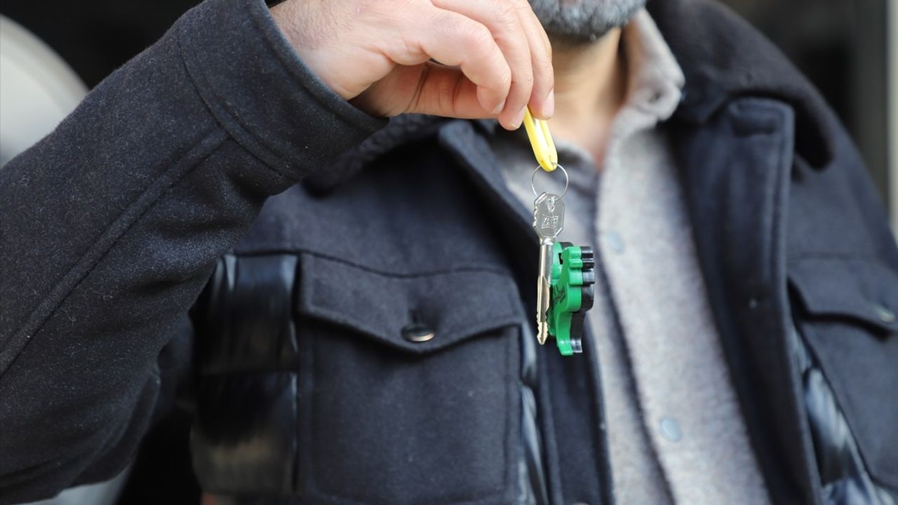 Denizlispor Kulübü Anahtarı Denizli Belediyesi'ne Teslim Edildi