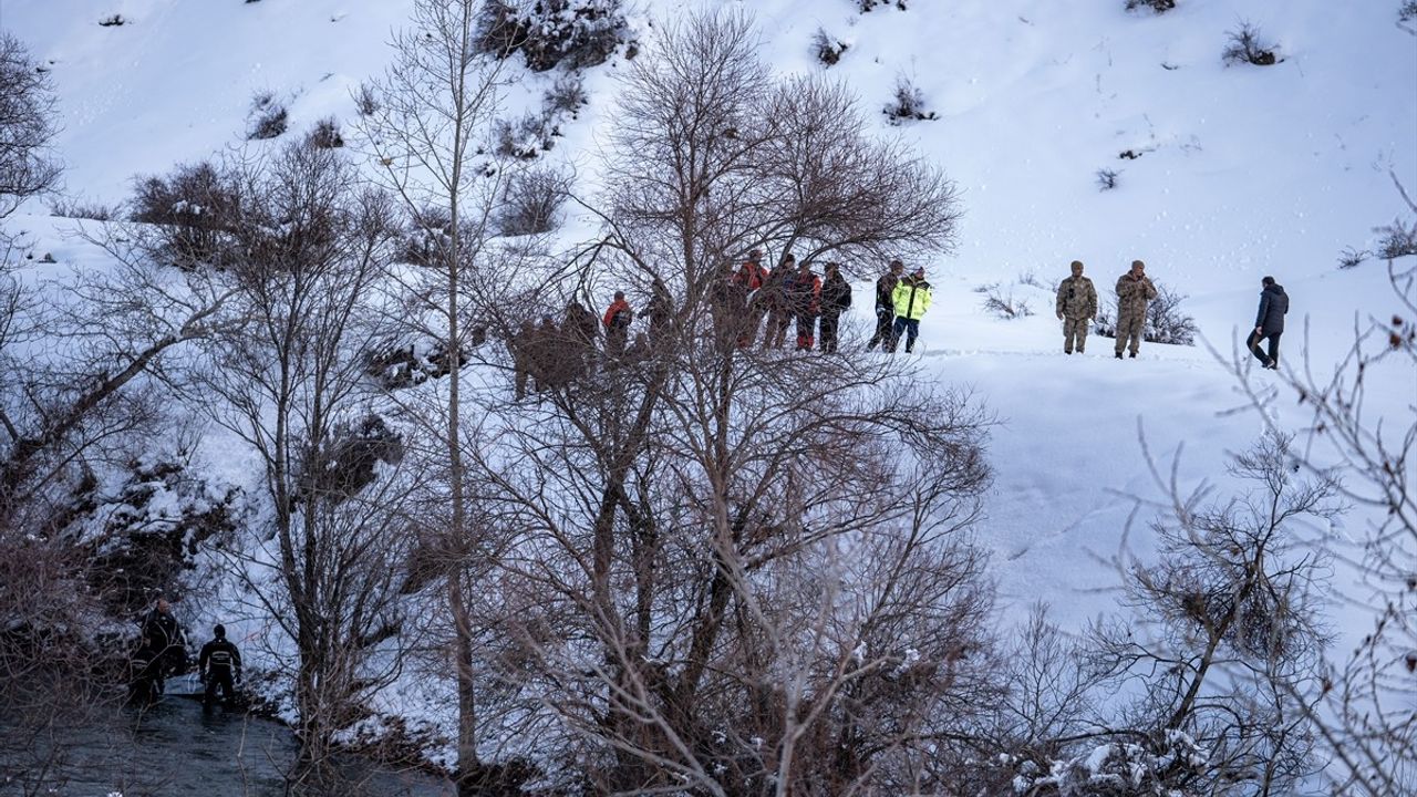 Erzurum'da Kayıp Öğretmen İçin Arama Çalışmaları Başlatıldı