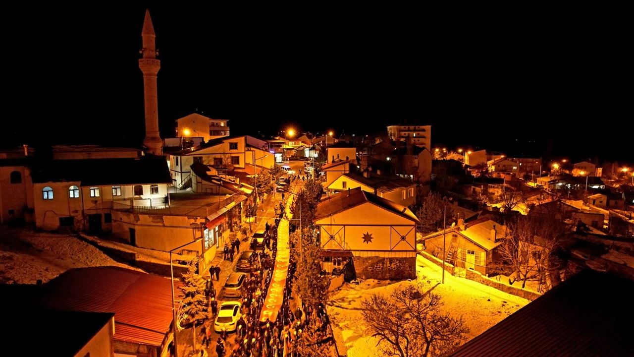 Erzurum'da Sarıkamış Şehitleri İçin Fener Alayı Düzenlendi