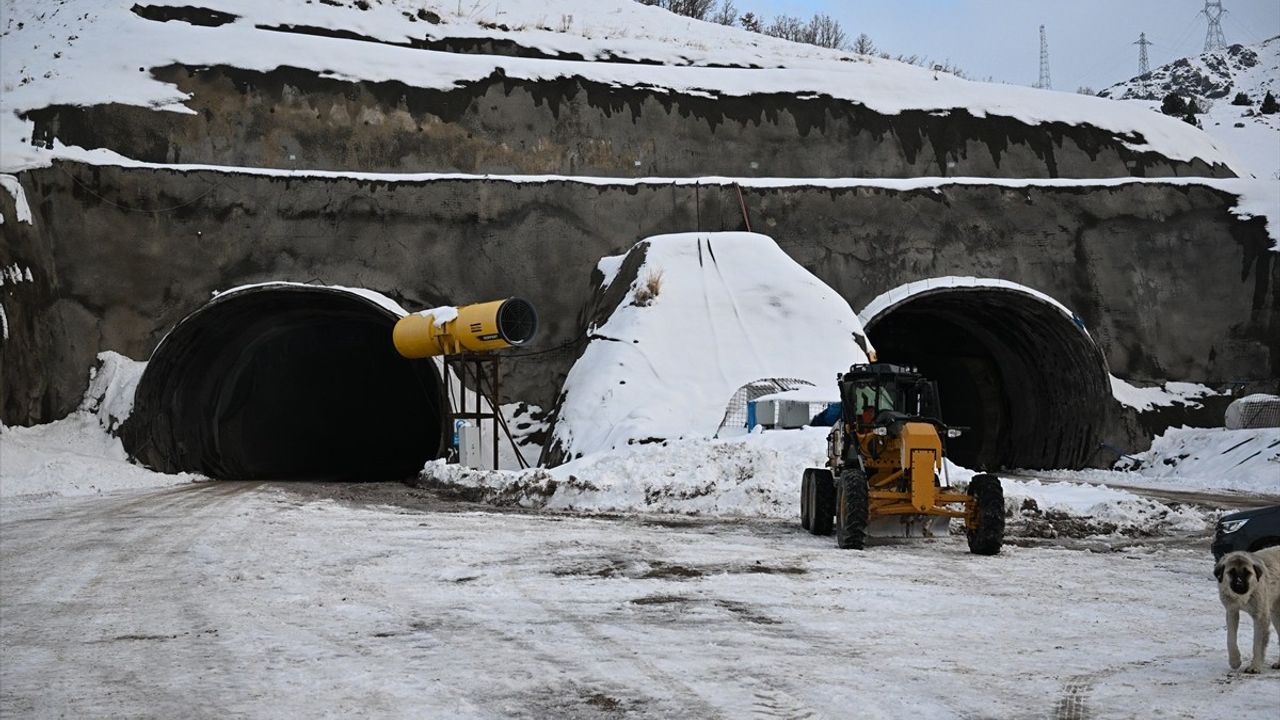 Erzurum ve Bingöl Valilerinden Çirişli Tüneli'ne Ziyaret