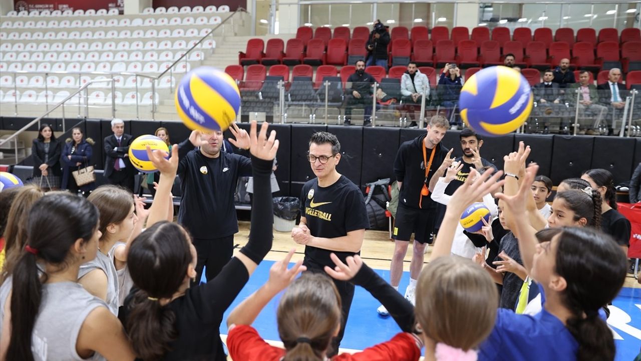 Giovanni Guidetti'nin Yarının Sultanları Projesi Mardin'de Hayata Ge geçti