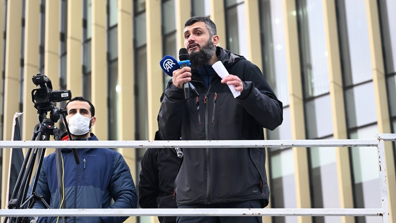 İstanbul'da Filistinliler için Gıyabi Cenaze Töreni Düzenlendi