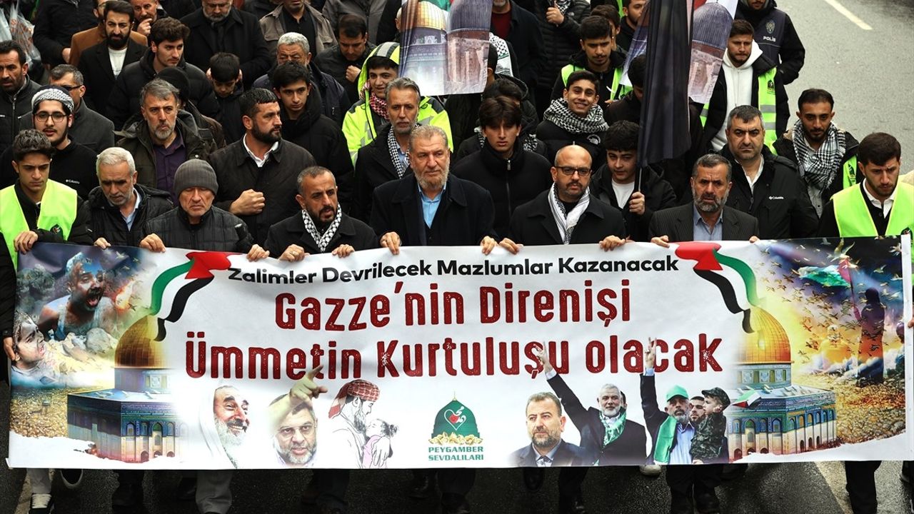 İstanbul'da Gazze İçin Protesto Gösterisi