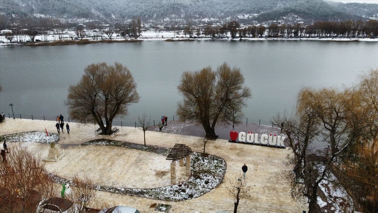 İzmir'in Bozdağ ve Gölcük Mahallelerinde Kar Yağışı