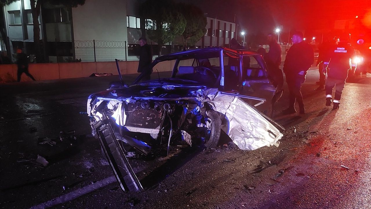 İzmir Kemalpaşa'da Trafik Kazası: 22 Yaşındaki Sürücü Hayatını Kaybetti