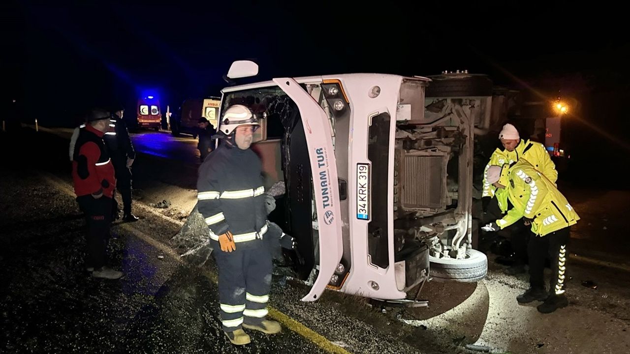 Kastamonu'da Midibüs Kazası: 1 Ölüm, 23 Yaralı