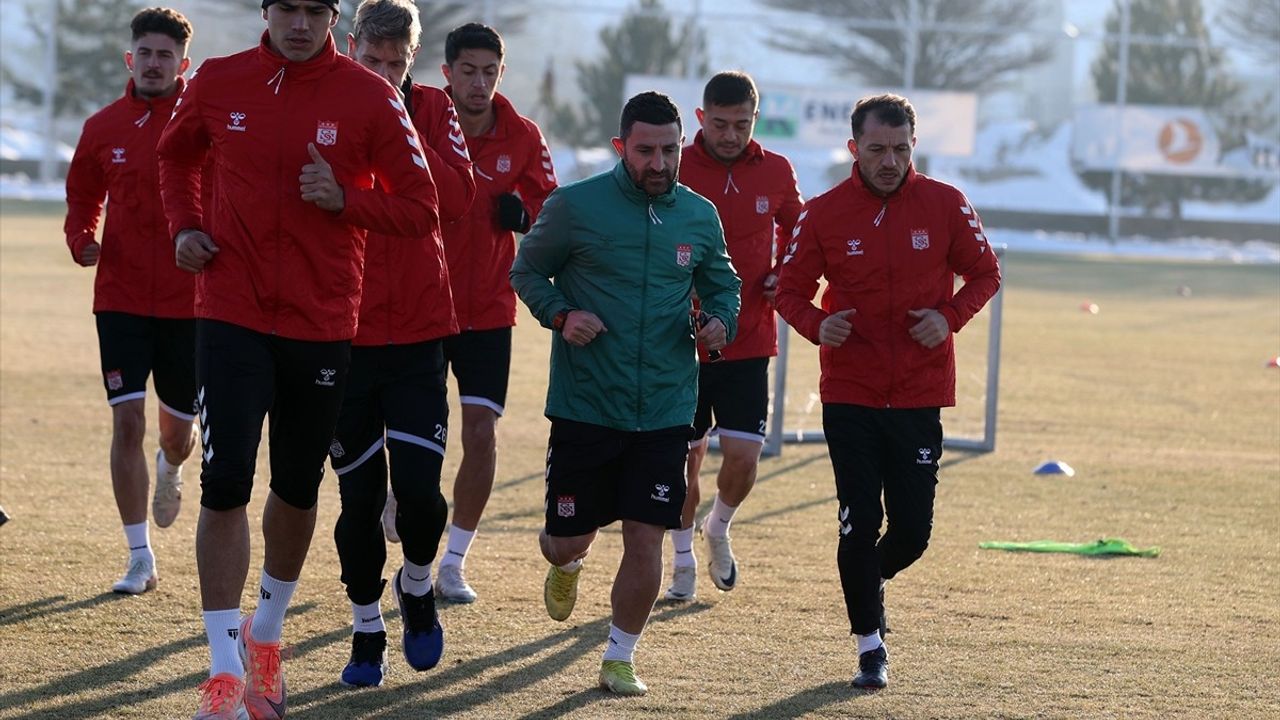 Ömer Erdoğan'ın İlk Antrenmanı: Sivasspor Hazırlıklara Başladı