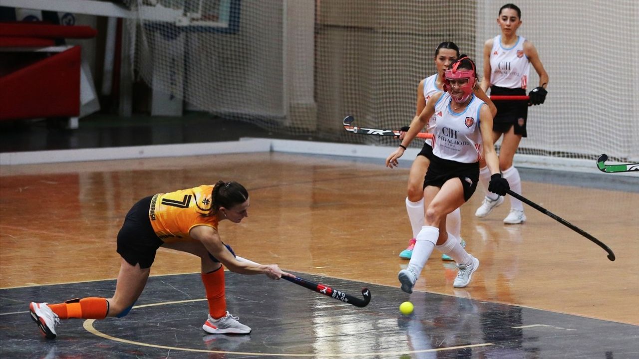 Salon Hokeyi Kadınlar Süper Lig Maçları Alanya'da Gerçekleşti