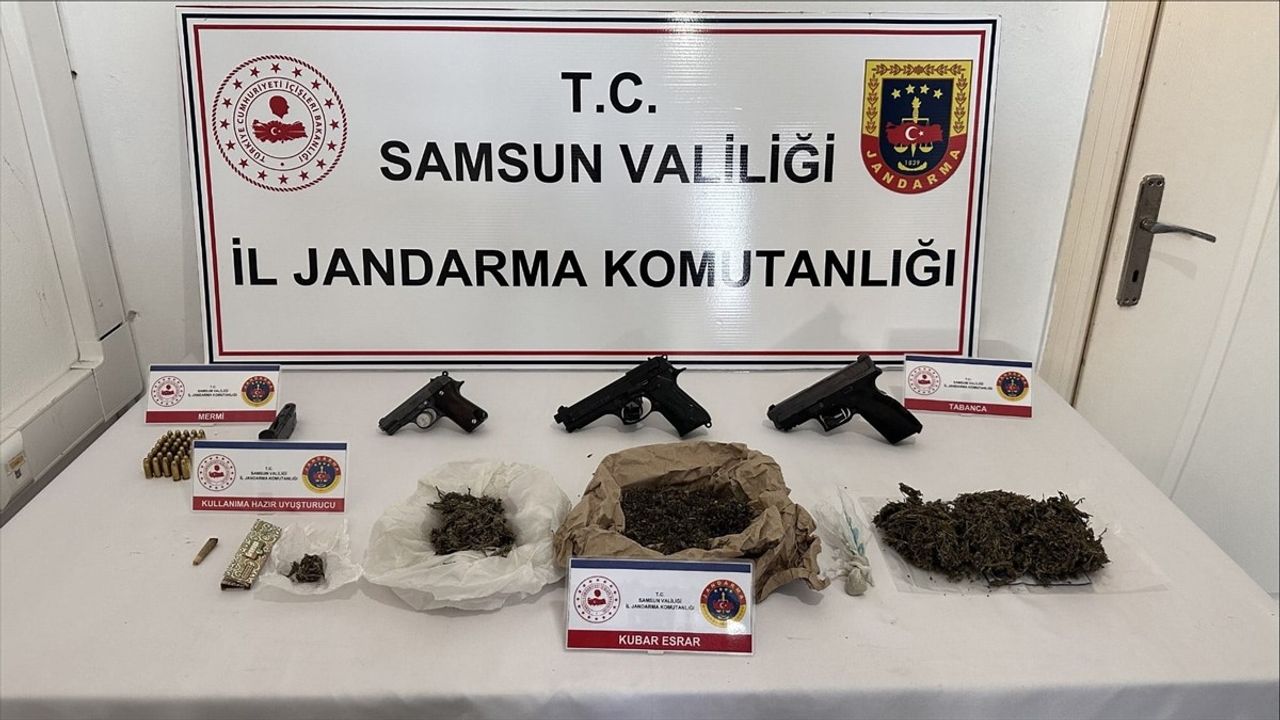 Samsun'da Kanepeye Gizlenmiş Uyuşturucu Operasyonu