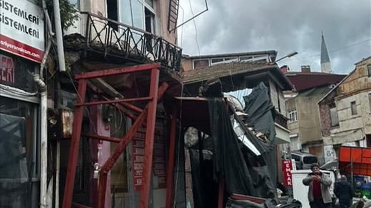 Sarıyer'de Çöken Balkondan Yaralanma Olmadı