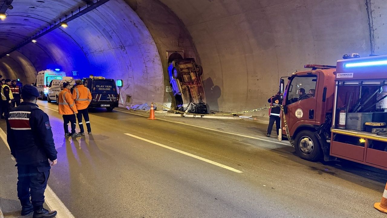 Sinop'ta Tünel İçinde Trafik Kazası: Sürücü Hayatını Kaybetti