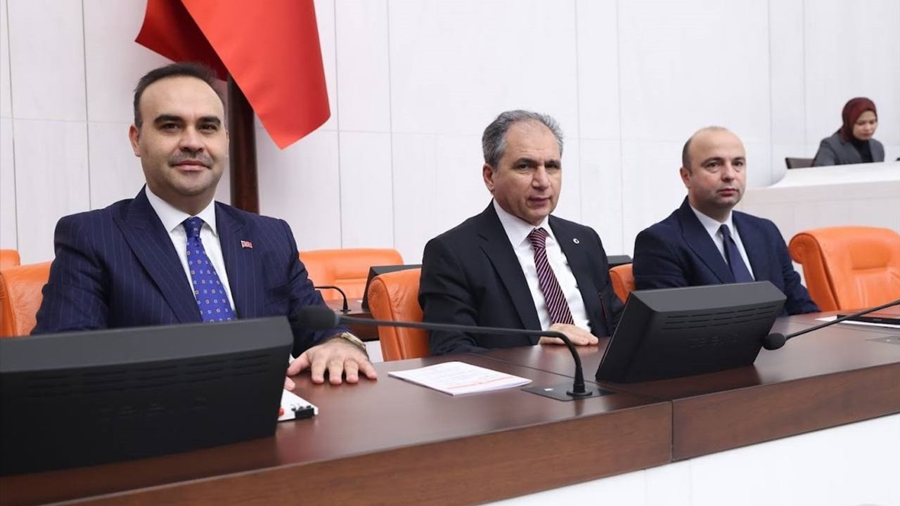 TBMM Genel Kurulu'nda 2025 Bütçesi Görüşülmeye Devam Ediyor