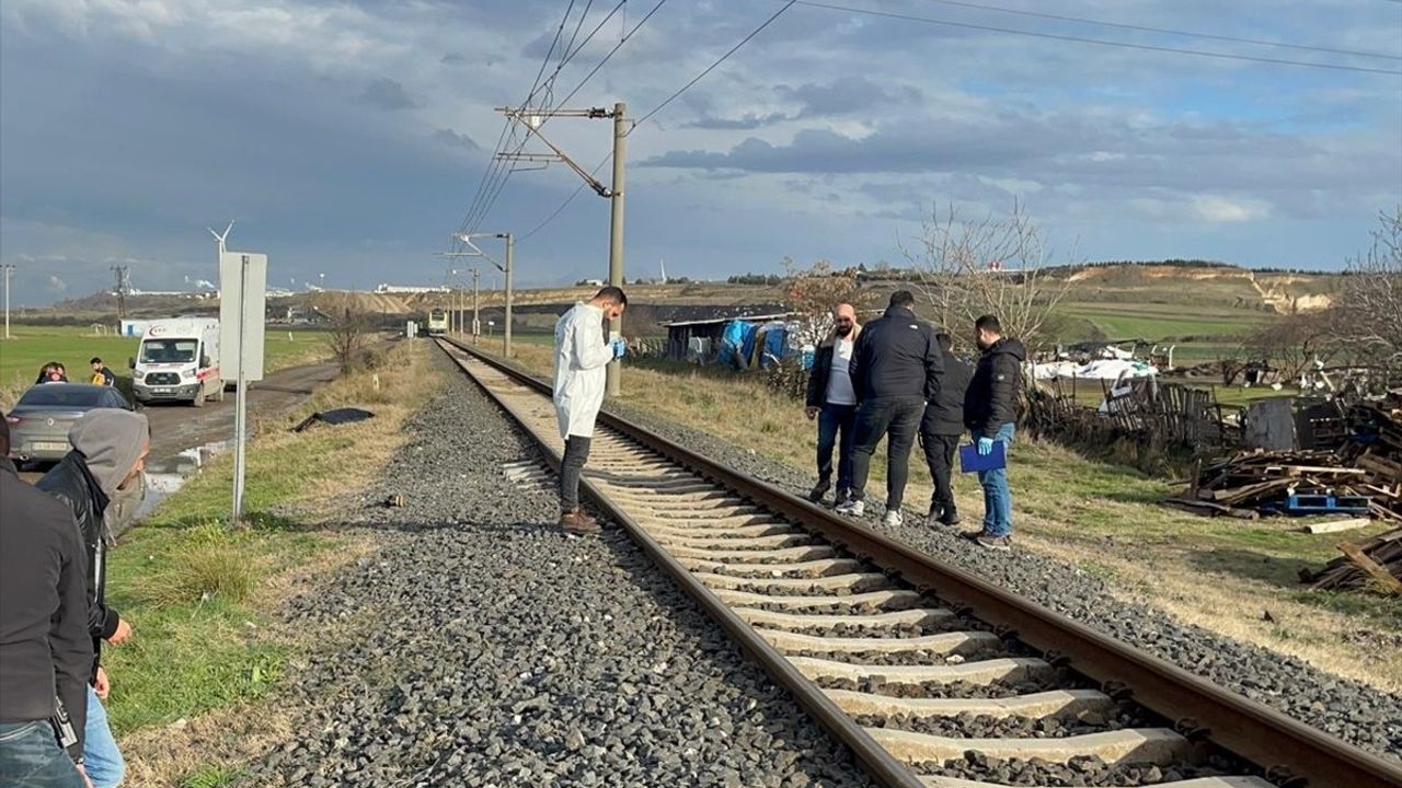 Tekirdağ'da Tren Faciası: Bir Kişi Hayatını Kaybetti