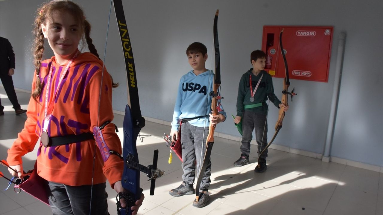 Trabzon'da Üçüzler Okçuluğa Adım Attı