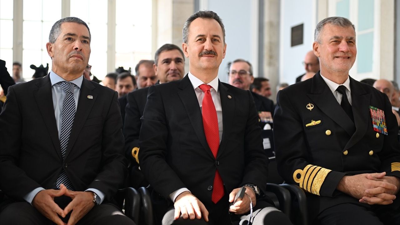 Türkiye İlk Kez AB ve NATO Üyesi Ülkeye Askeri Gemi İhracatına İmza Attı