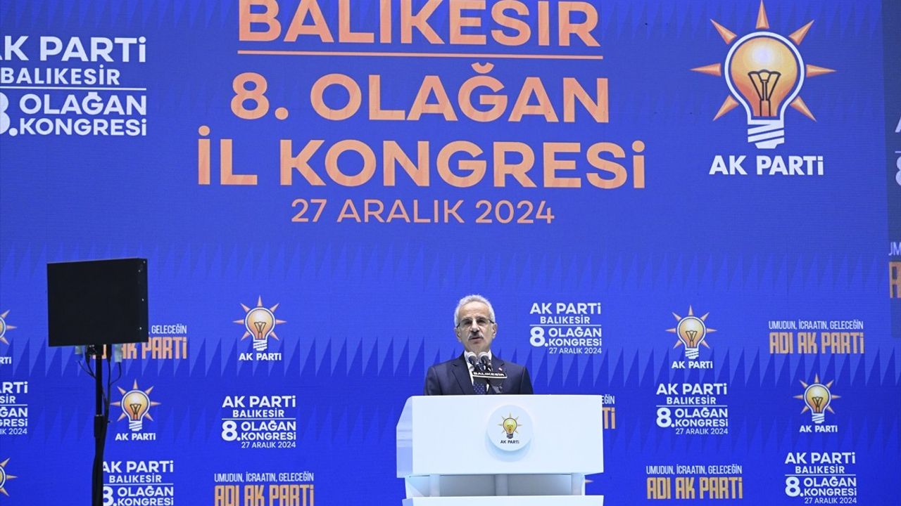 Ulaştırma ve Altyapı Bakanı Uraloğlu Balıkesir'de Kongreye Katıldı