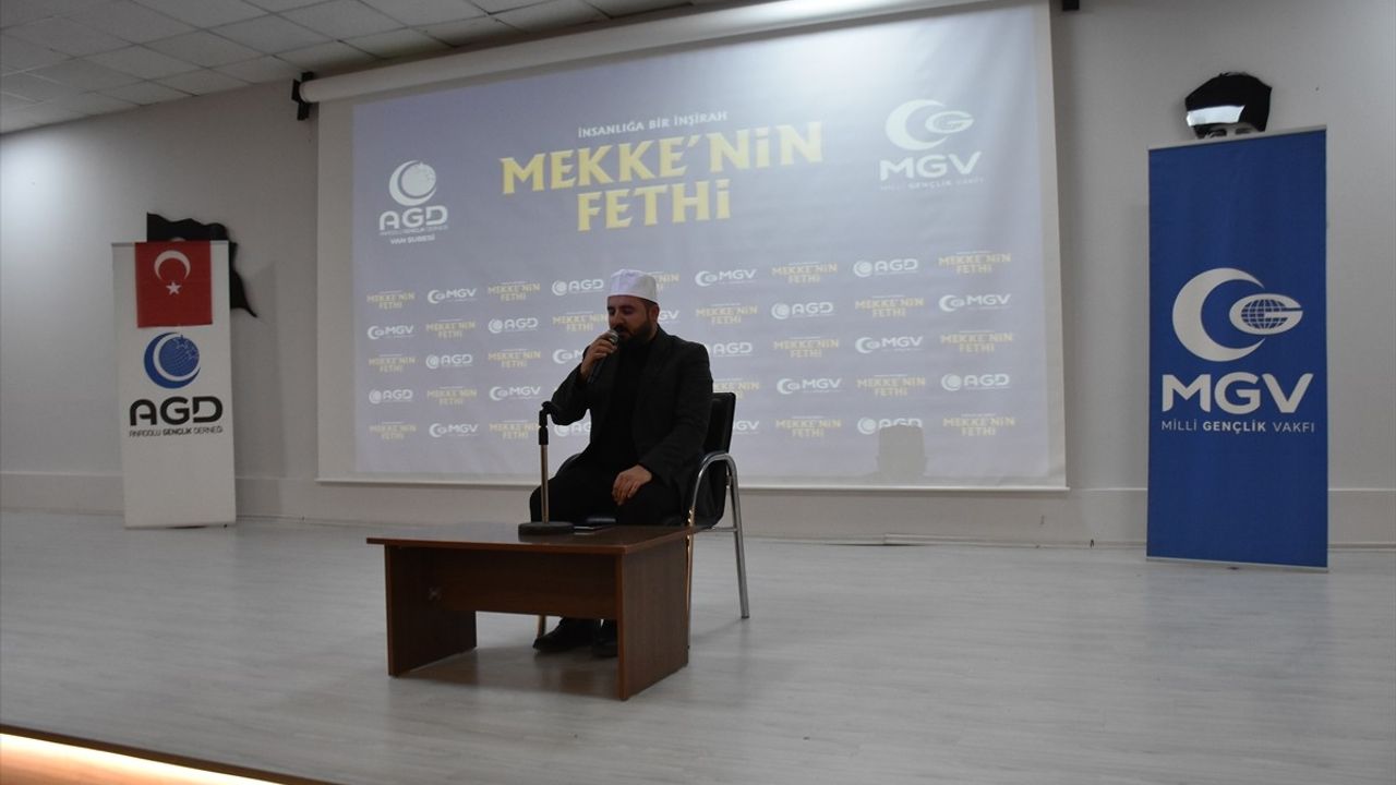 Van'da Mekke'nin Fethi ve Kudüs Gecesi Kutlandı