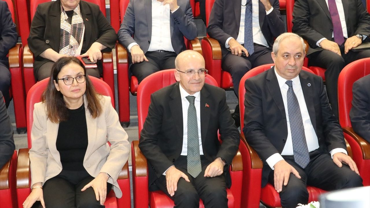 Yalova'da İş Dünyası Buluşması: Bakan Şimşek İş İnsanlarıyla Buluştu