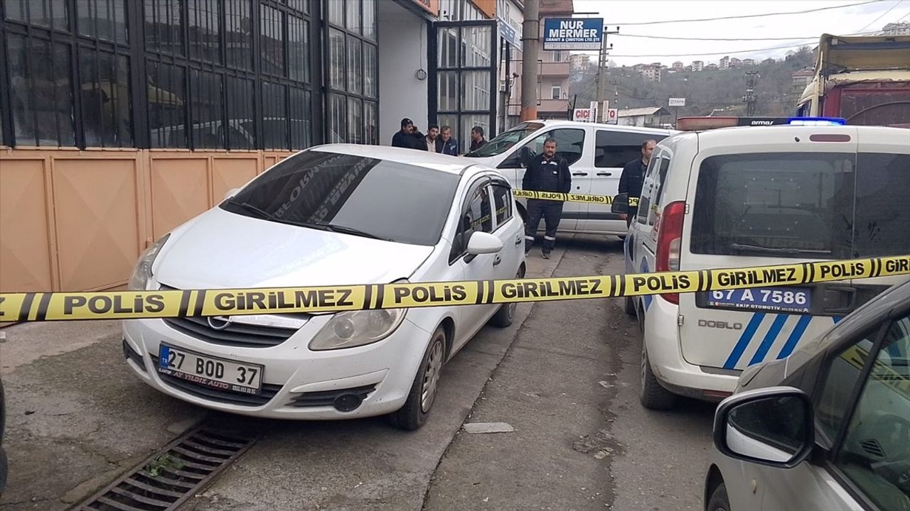 Zonguldak'ta Otomobilde Gizemli Ölüm Olayı