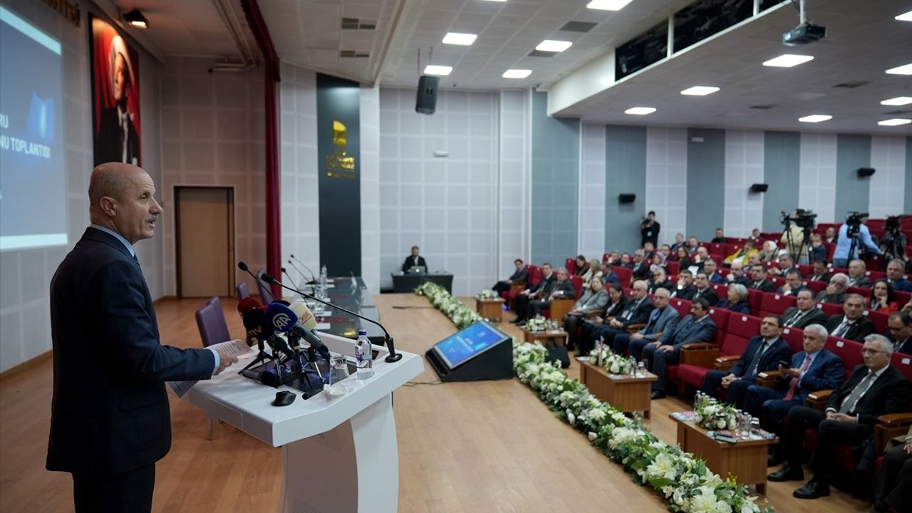 2030'a Doğru Yükseköğretim Vizyonu Toplantısı İzmir'de Gerçekleşti