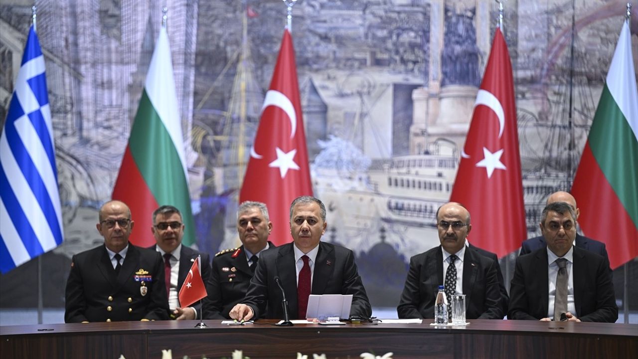 Ali Yerlikaya, Yunan ve Bulgar Bakanlarla İstanbul'da Toplandı