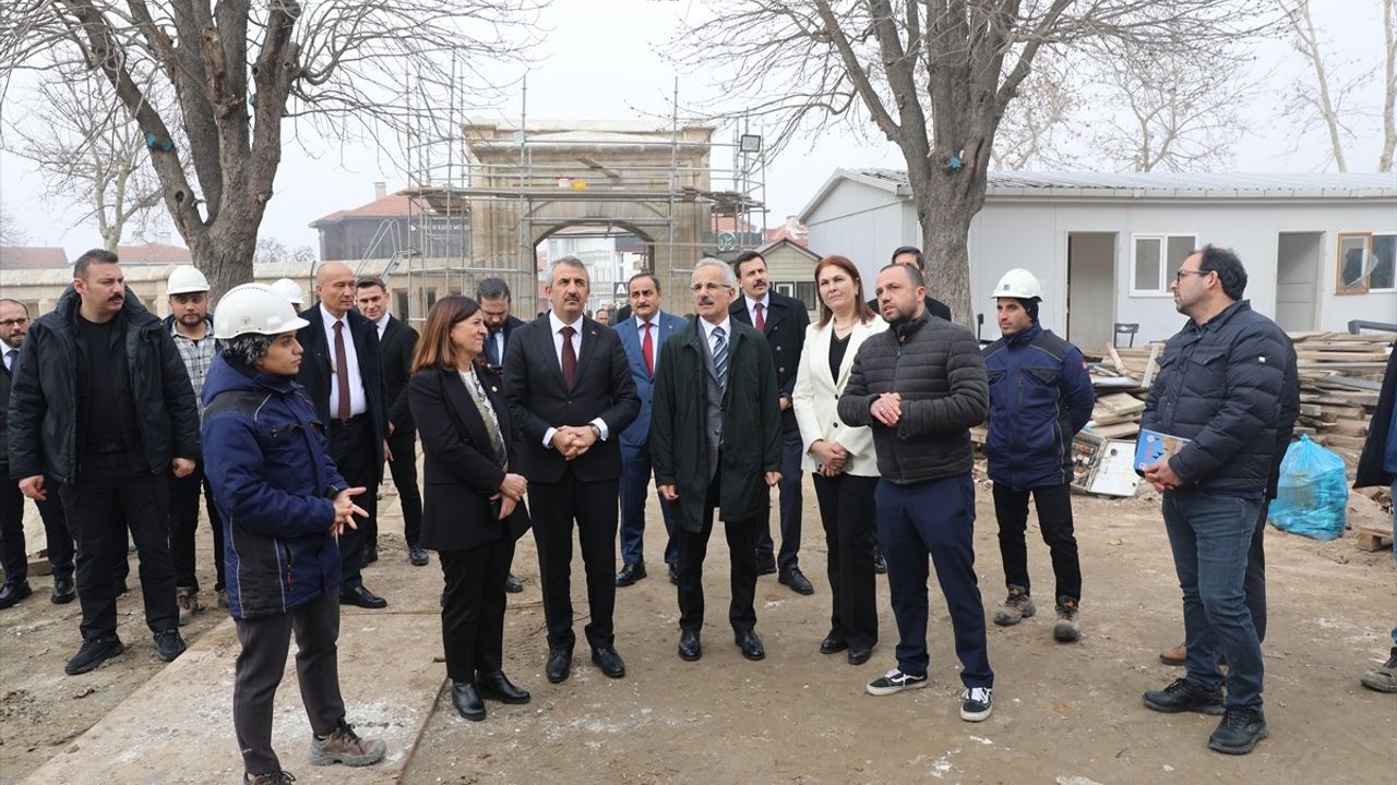 Bakan Uraloğlu Edirne'de Vali Sezer'i Ziyaret Etti