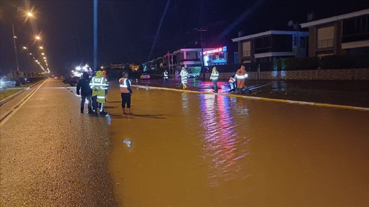 Balıkesir-Çanakkale Kara Yolunda Yağış Etkisiyle Kapanma