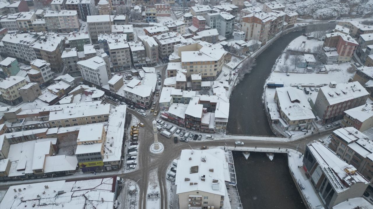 Bayburt'ta Kar Yağışı Etkisini Gösteriyor