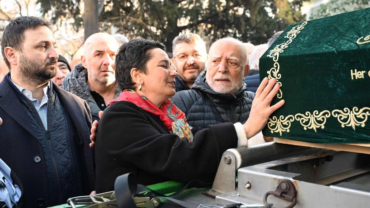 Bolu'daki Otel Yangınında Hayatını Kaybeden Genç İstanbul'da Defnedildi