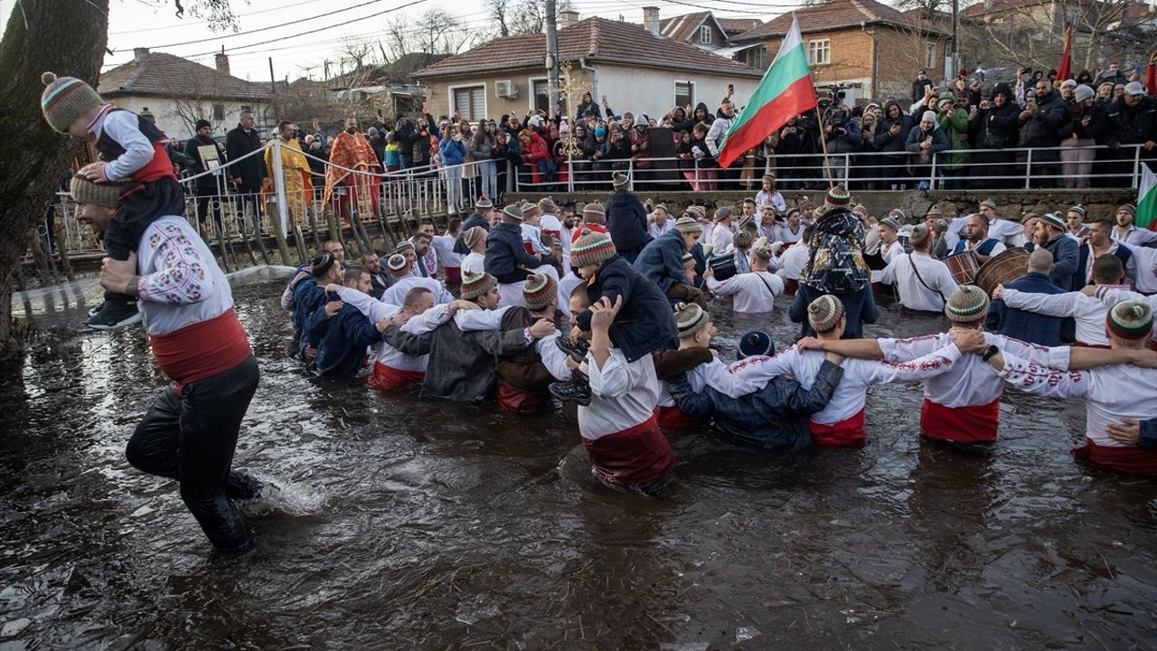 Bulgaristan'da Epifani Bayramı Coşkuyla Kutlandı