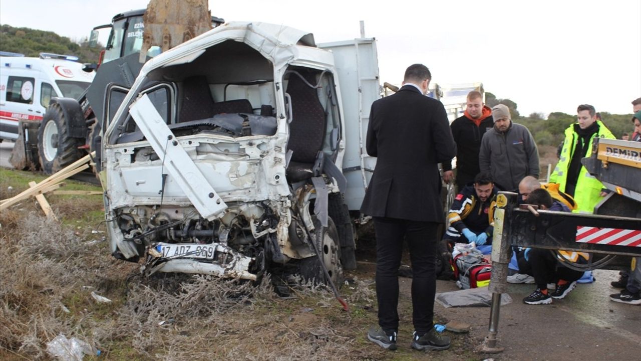 Çanakkale'de Kamyonet Kazası: 1 Ölü, 1 Yaralı