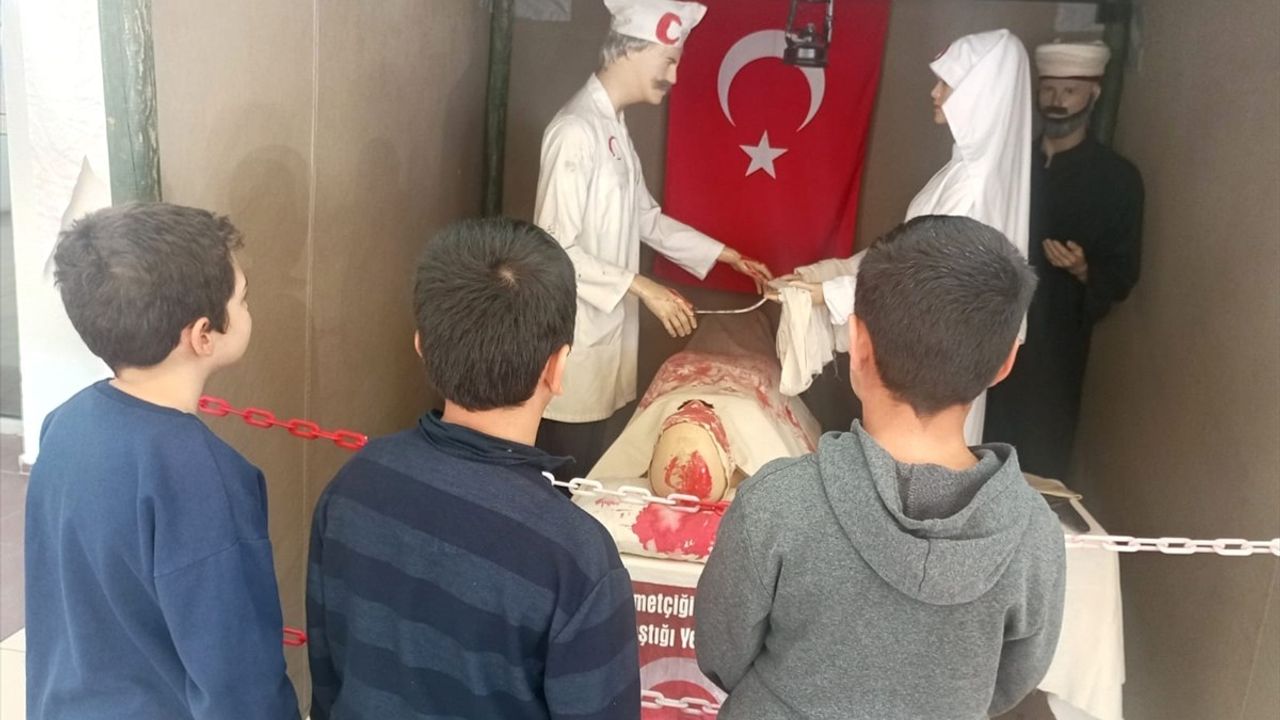 Çanakkale Savaş Malzemeleri Gezici Müzesi İzmir'de