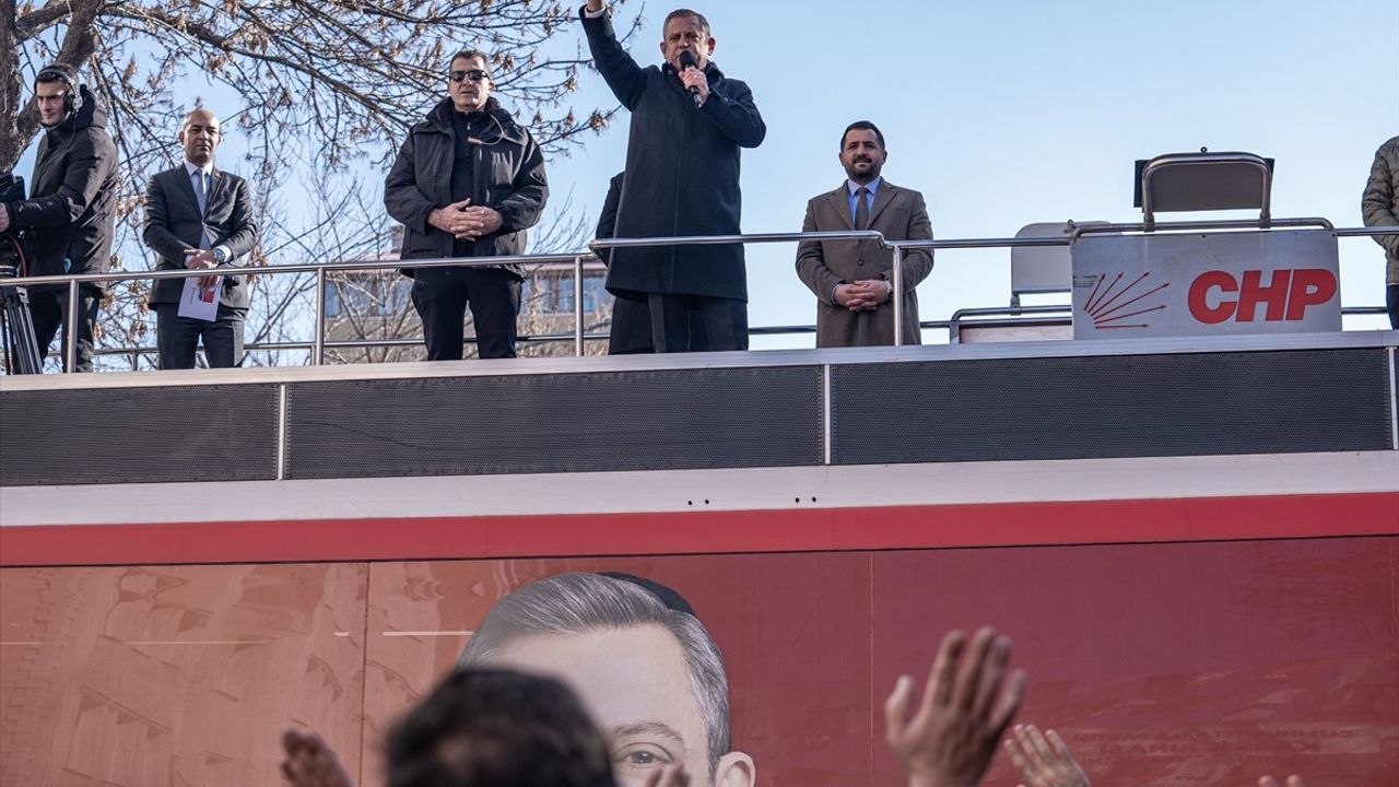 CHP Genel Başkanı Özgür Özel Kars'ta Baba Evi Kavramını Vurguladı