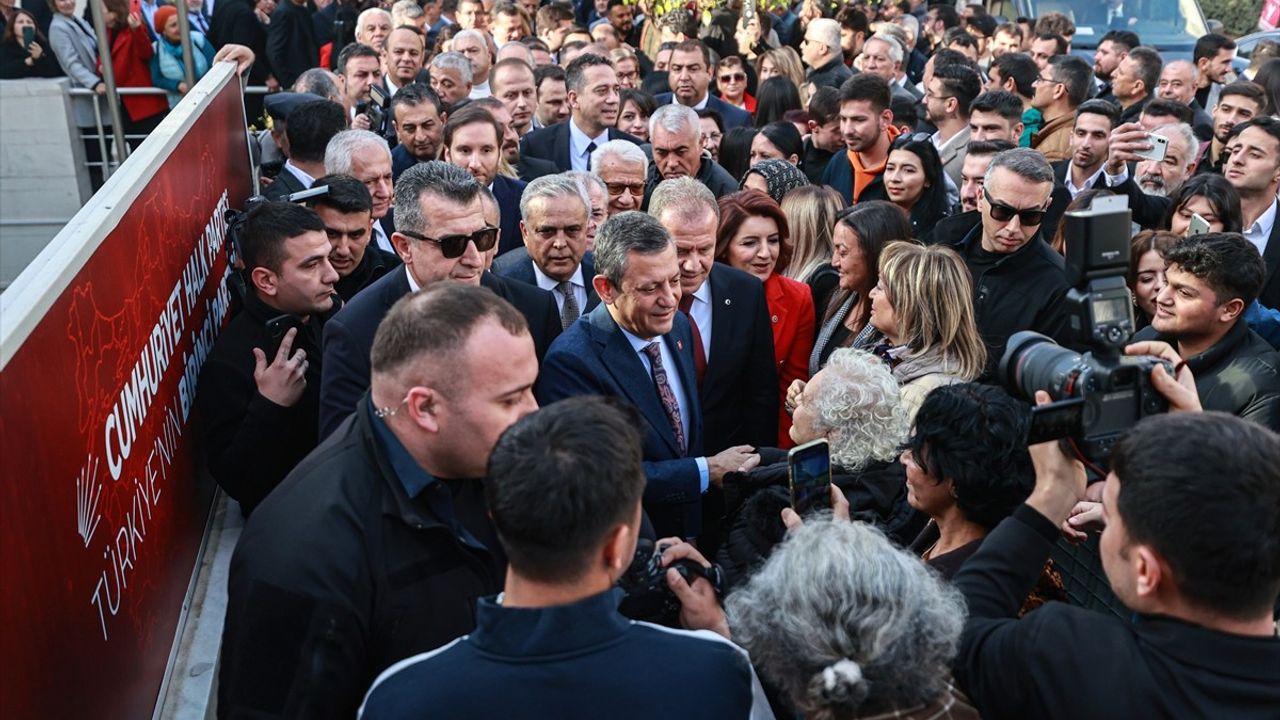 CHP Genel Başkanı Özgür Özel, Mersin'de Önemli Açıklamalarda Bulundu