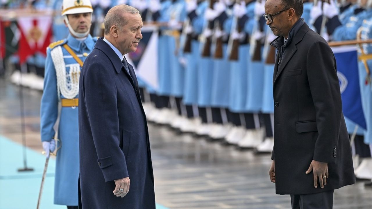 Cumhurbaşkanı Erdoğan, Ruanda Cumhurbaşkanı Kagame'yi Resmi Törenle Ağırladı